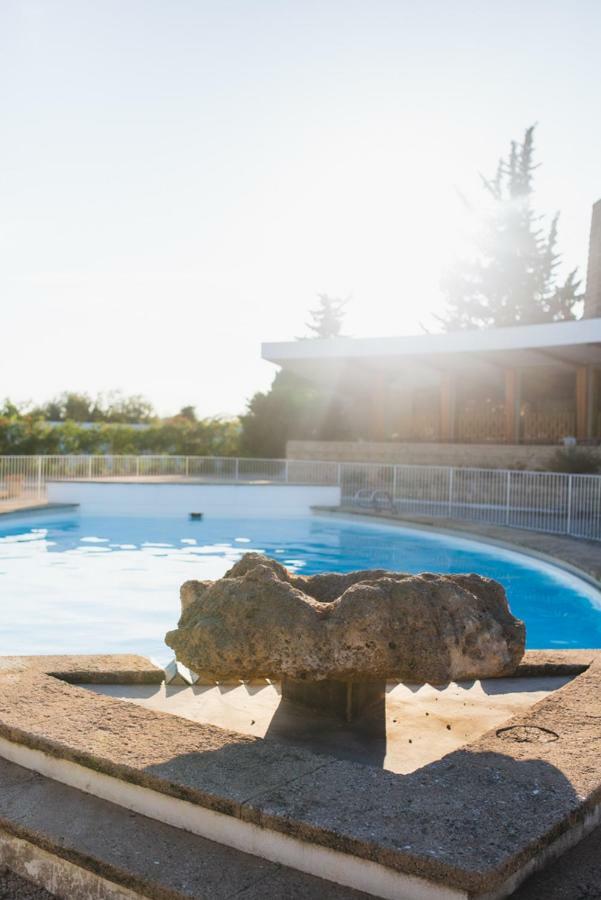 Hotel Les Cabanettes Arles Zewnętrze zdjęcie